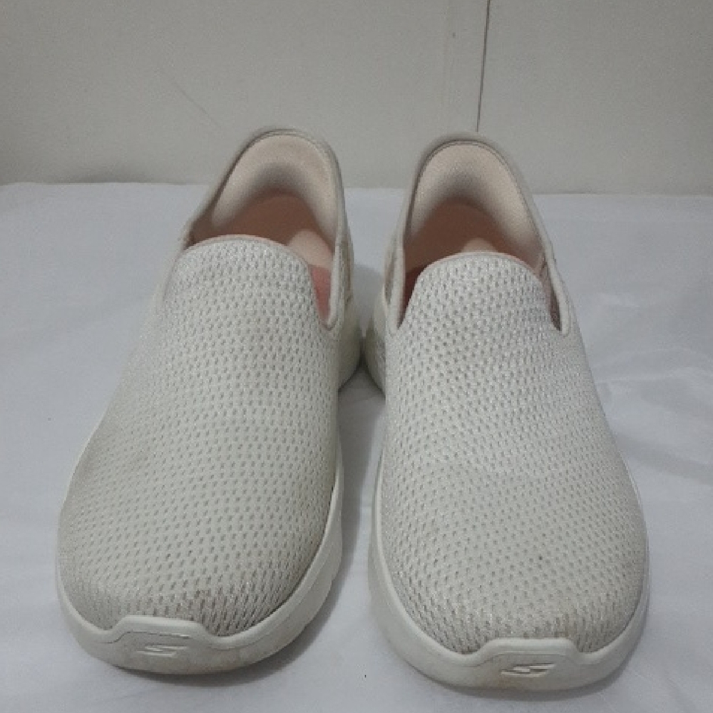 Skecher Hand Free Women's 7‎ White Slip-On Shoes